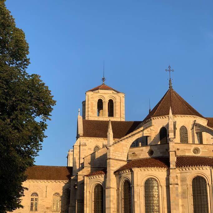 4* Vue Sur La Colline De Vezelay Villa Saint-Pere  Exterior photo